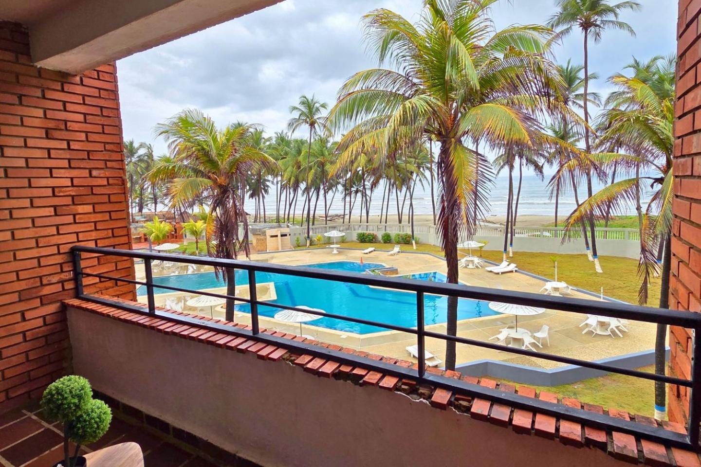 Ferienwohnung Tucacas, Frente Al Mar, Balcon, Piscina Y Playa Privada Exterior foto