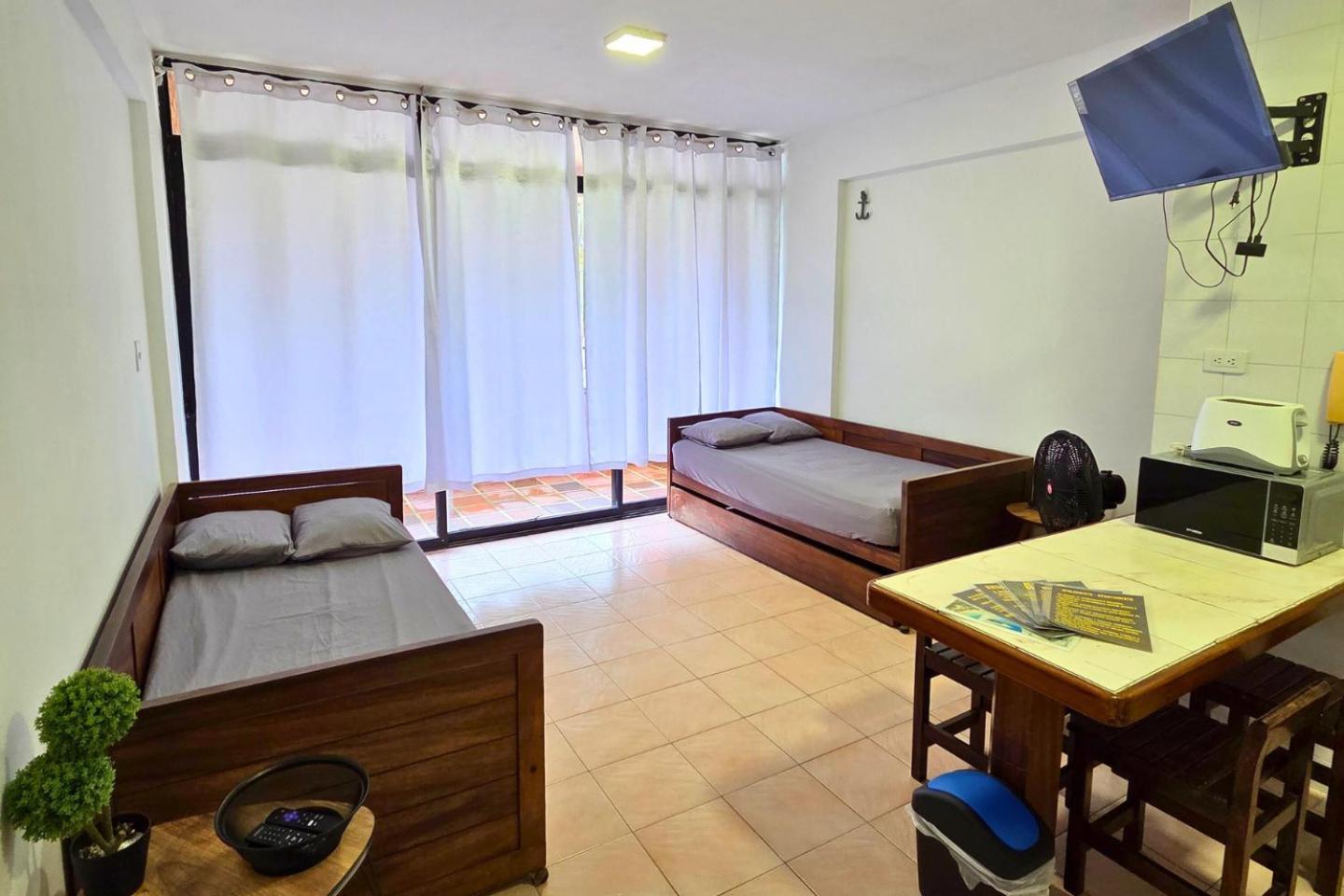 Ferienwohnung Tucacas, Frente Al Mar, Balcon, Piscina Y Playa Privada Exterior foto
