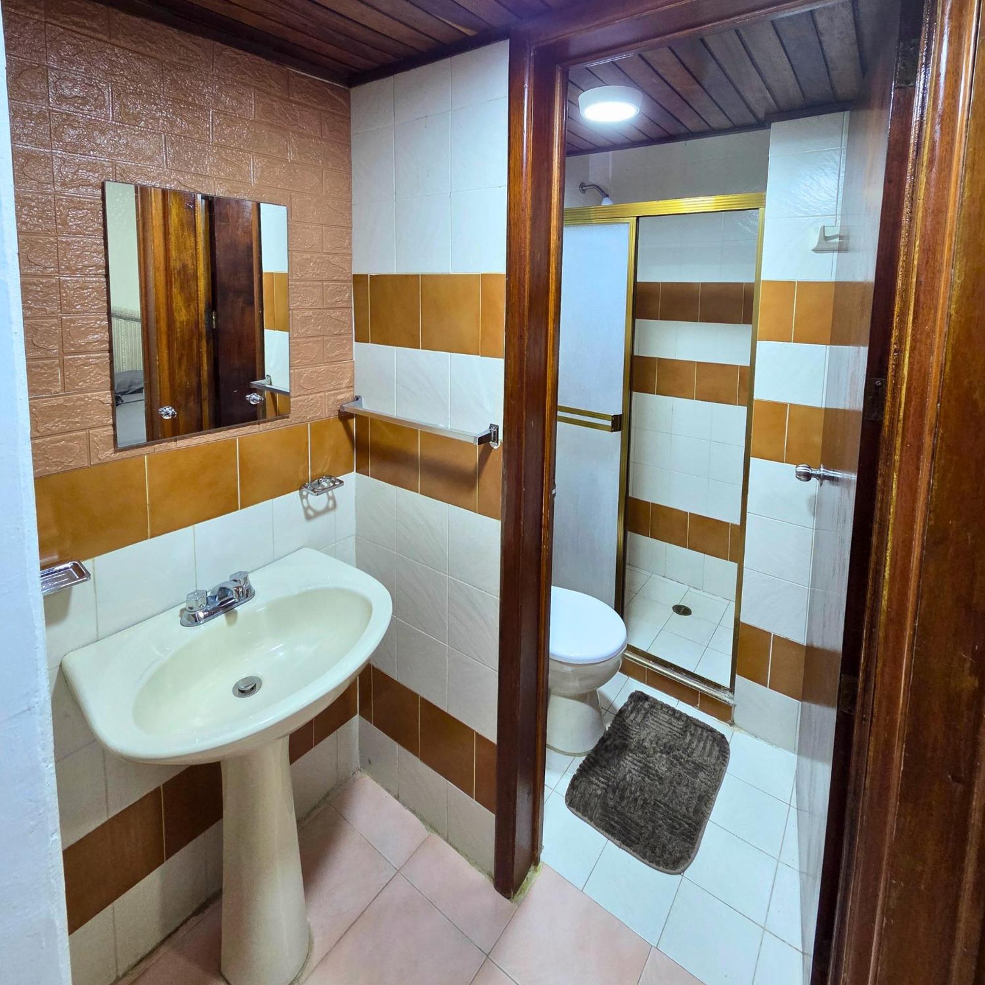 Ferienwohnung Tucacas, Frente Al Mar, Balcon, Piscina Y Playa Privada Exterior foto