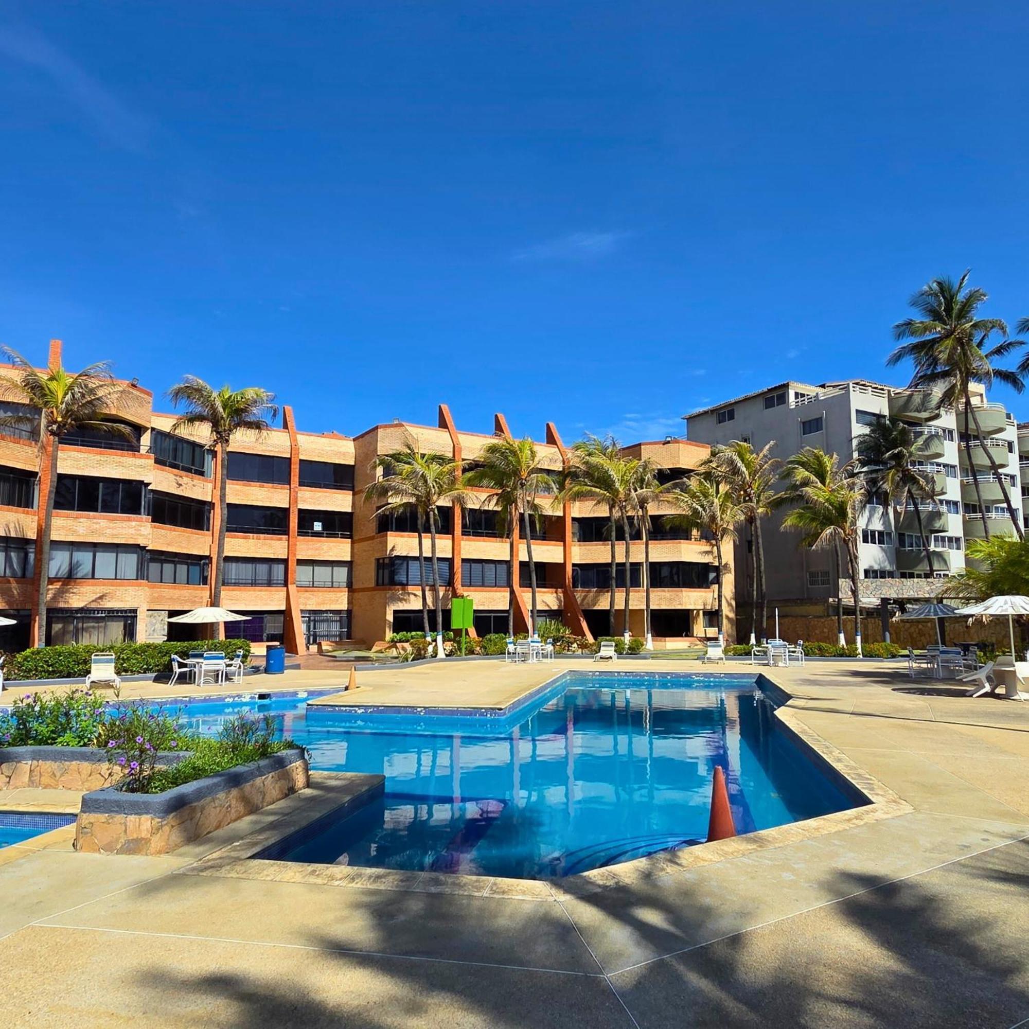 Ferienwohnung Tucacas, Frente Al Mar, Balcon, Piscina Y Playa Privada Exterior foto