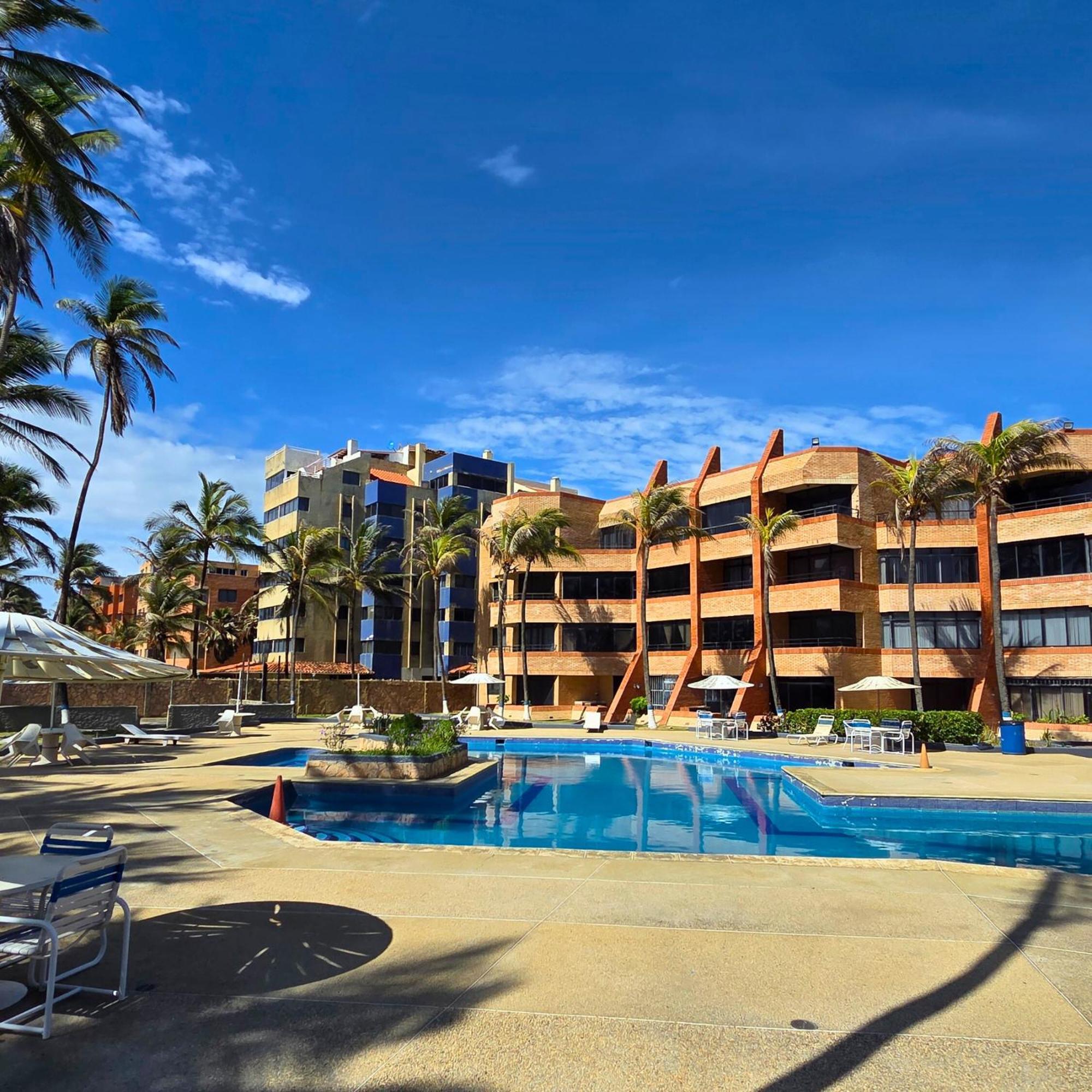 Ferienwohnung Tucacas, Frente Al Mar, Balcon, Piscina Y Playa Privada Exterior foto