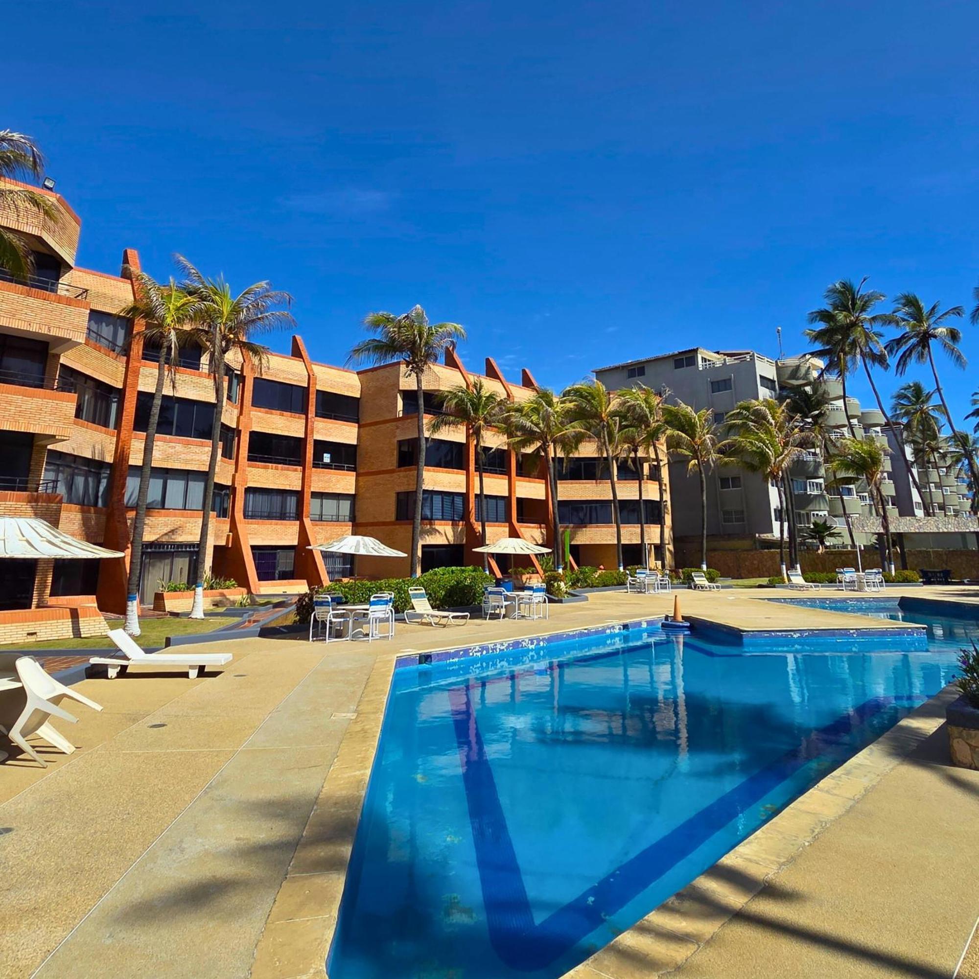 Ferienwohnung Tucacas, Frente Al Mar, Balcon, Piscina Y Playa Privada Exterior foto