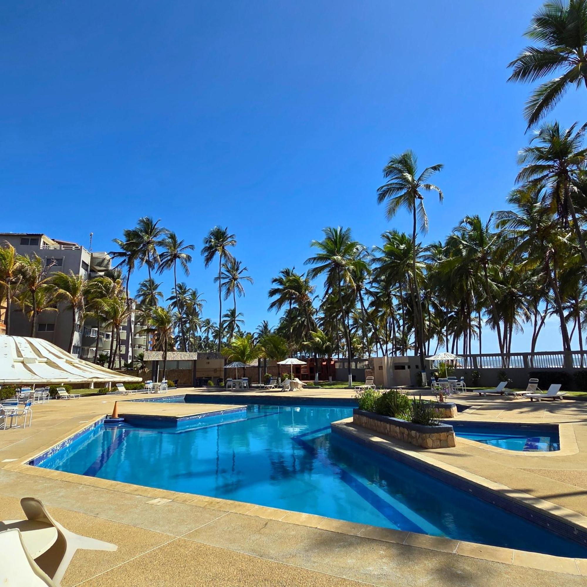 Ferienwohnung Tucacas, Frente Al Mar, Balcon, Piscina Y Playa Privada Exterior foto