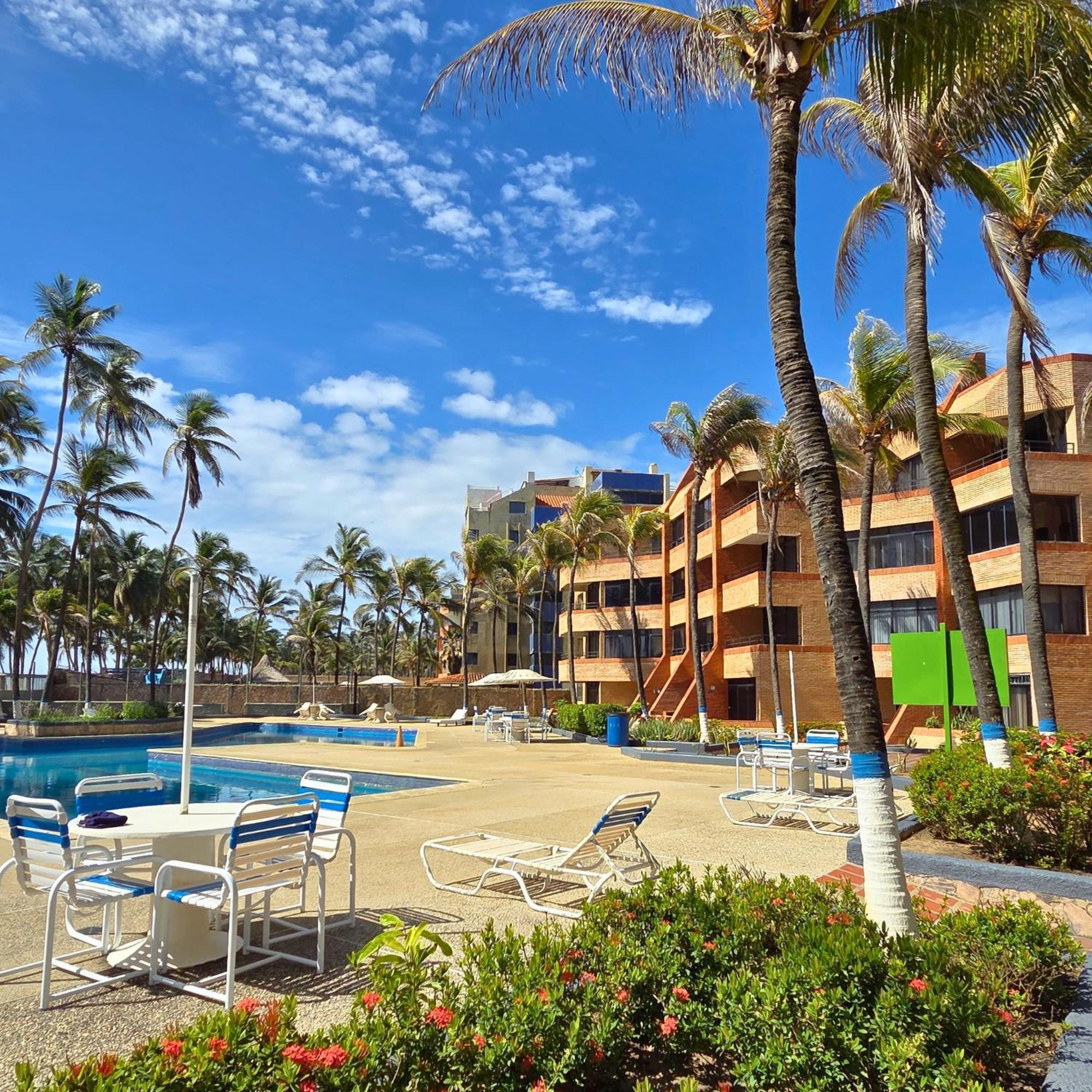 Ferienwohnung Tucacas, Frente Al Mar, Balcon, Piscina Y Playa Privada Exterior foto